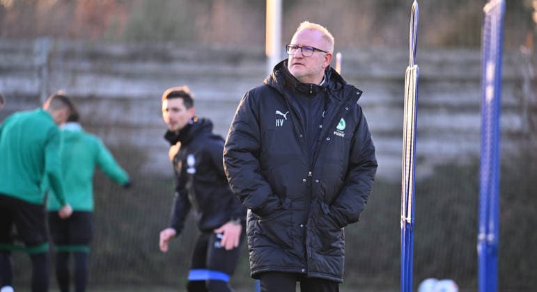 02.12.2025 - Fussball - 2. Bundesliga - Saison 2025 2026 - SpVgg Greuther Fürth Fuerth ( Kleeblatt ) - Training - - xwoxzix - Heiko Vogel ( Trainer SpVgg Greuther Fürth )
