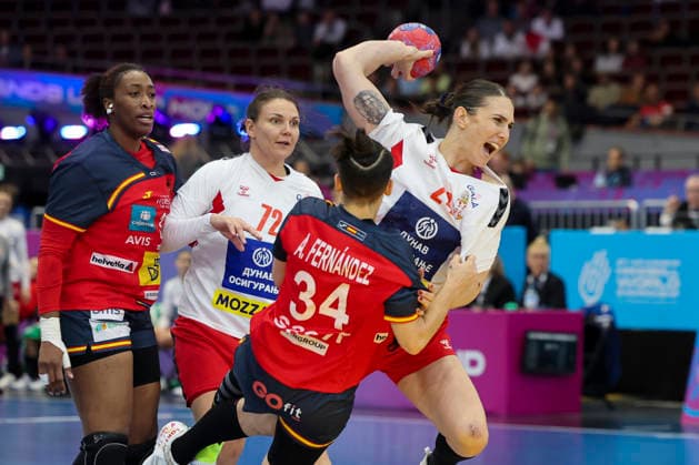 GER, Dortmund, 27th Wommen s World Championship, WM, Weltmeisterschaft 2025, Hauptrunde Main Round, Gruppe II 1. Runde: Spanien (ESP) vs. Serbien (SRB) 02.12.2025, Westfalenhalle, Dortmund, GER, Dortmund, 27th Wommen s World Championship 2025, Hauptrunde Main Round, Gruppe II 1. Runde: Spanien (ESP) vs. Serbien (SRB) , im Bild: