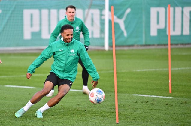 02.12.2025 - Fussball - 2. Bundesliga - Saison 2025 2026 - SpVgg Greuther Fürth Fuerth ( Kleeblatt ) - Training - - xwoxzix - uJulian Green (37, SpVgg Greuther Fürth )