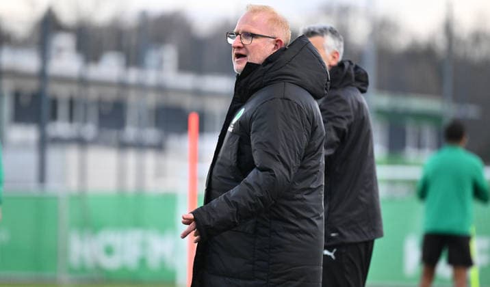 02.12.2025 - Fussball - 2. Bundesliga - Saison 2025 2026 - SpVgg Greuther Fürth Fuerth ( Kleeblatt ) - Training - - xwoxzix - Heiko Vogel ( Trainer SpVgg Greuther Fürth )