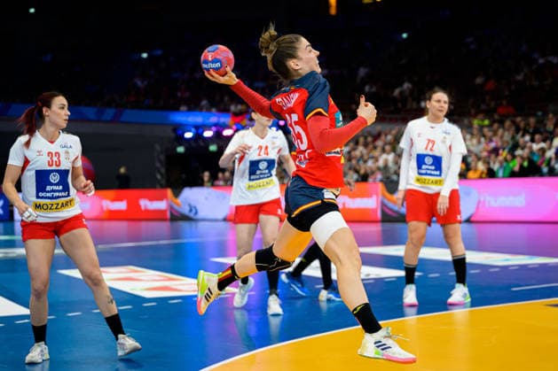 Handball, Frauen WM, Hauptrunde Gruppe 2: Spanien - Serbien Anne Erauskin Martinez (Spanien) Dortmund Westfalenhalle Nordrhein-Westfalen Deutschland