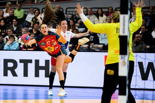 Handball, Frauen WM, Hauptrunde Gruppe 2: Spanien - Serbien Jennifer Gutierrez Bermejo (Spanien) Dortmund Westfalenhalle Nordrhein-Westfalen Deutschland