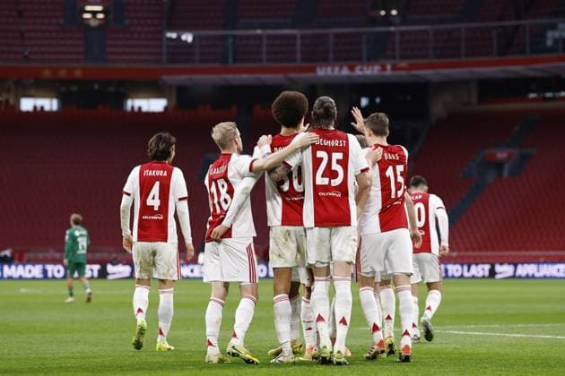 AMSTERDAM - (l-r) Ko Itakura of Ajax, Davy Klaassen of Ajax, Aaron Bouwman of Ajax, Wout Weghorst of Ajax, and Youri Baas of Ajax celebrate the 2-0 goal during the Dutch Eredivisie match between AFC Ajax and FC Groningen at the Johan Cruijff ArenA on December 2, 2025, in Amsterdam, Netherlands. ANP Hollandse Hoogte MAURICE VAN STEEN Eredivisie 2025-2026 xVIxANPxSportx xMauricexvanxSteenxIVx 543682535 originalFilename: 543682535.jpg