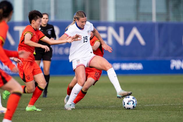 USA U20 vs CHINA U20 WomenÂ s. IZZY ENGLE, PLAYER FOR THE U.S. U20 national team, Nationalteam DURING THE GAME, Women s friendly match between USA U20 vs CHINA U20, Pinatar Arena Football Center, San Pedro del Pinatar, Region of Murcia, December 2, 2025. San Pedro del Pinatar Pinatar Arena Football Center Region de Murcia Spain Copyright: xPascuxMÃ ndezx