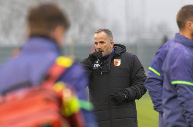Anpfiff für Manuel Baum für sein erstes Training nach der Entlassung von Sandro Wagner (ex-Trainer FC Augsburg) FC Augsburg, Erstes Training unter Manuel Baum,