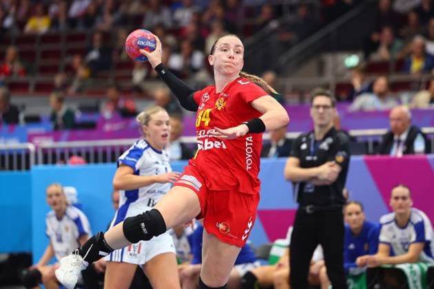 Torwurf von Tatjana Brnovic (Montenegro) Island vs Montenegro, Handball, Frauen-Weltmeisterschaft, 02.12.2025 Island vs Montenegro, Handball, Frauen-Weltmeisterschaft, 02.12.2025 Dortmund Copyright: xEibner-Pressefotox EP_RWS