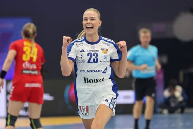GER, Dortmund, 27th Wommen s World Championship, WM, Weltmeisterschaft 2025, Hauptrunde Main Round, Gruppe II 1. Runde: Island Iceland (ISL) vs. Montenegro (MNE) 02.12.2025, Westfalenhalle, Dortmund, GER, Dortmund, 27th Wommen s World Championship 2025, Hauptrunde Main Round, Gruppe II 1. Runde: Island Iceland (ISL) vs. Montenegro (MNE), im Bild: Torjubel Jubel Jubellauf, Dana Björg Gudmundsdottir (ISL 23),