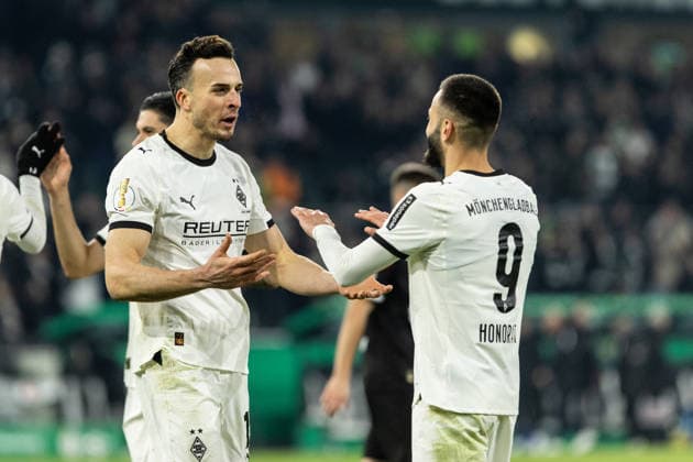 DFB-Pokal: Borussia Mönchengladbach - FC St. Pauli; 02.12.2025 Borussia Mönchengladbach bejubelt das Tor, 1:1 durch Haris Tabakovi? (Borussia Mönchengladbach, 15) DFB-Pokal: Borussia Mönchengladbach - FC St. Pauli; Borussia-Park, Mönchengladbach; 02.12.2025 DFB regulations prohibit any use of photographs as image sequences and or quasi video. Copyright: xBEAUTIFULxSPORTS Buriakovx