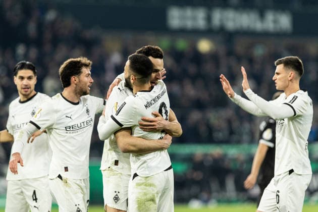 DFB-Pokal: Borussia Mönchengladbach - FC St. Pauli; 02.12.2025 Borussia Mönchengladbach bejubelt das Tor, 1:1 durch Haris Tabakovi? (Borussia Mönchengladbach, 15) DFB-Pokal: Borussia Mönchengladbach - FC St. Pauli; Borussia-Park, Mönchengladbach; 02.12.2025 DFB regulations prohibit any use of photographs as image sequences and or quasi video. Copyright: xBEAUTIFULxSPORTS Buriakovx