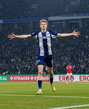 Fußball, Herren, Saison 2025 2026, DFB-Pokal (Achtelfinale), Hertha BSC - 1. FC Kaiserslautern, Luca Schuler (Hertha BSC), Jubel nach Tor zum 4:1, 02.12.2025, Copyright: xSebastianxRäppold MatthiasxKochx