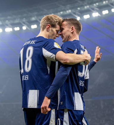 Fußball, Herren, Saison 2025 2026, DFB-Pokal (Achtelfinale), Hertha BSC - 1. FC Kaiserslautern, v. l. Luca Schuler (Hertha BSC), Paul Seguin (Hertha BSC), Jubel nach Tor zum 4:1, 02.12.2025, Copyright: xSebastianxRäppold MatthiasxKochx