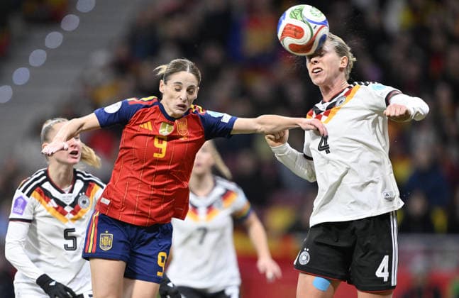 Spain v Germany - UEFA Women s Nations League 2025 ?????? MADRID, SPAIN - DECEMBER 2: Rebecca Knaak (R) of Germany in action against Esther Gonzalez (L) of Spain during the UEFA Women s Nations League 2025 final second leg football match between Spain and Germany at Estadio Metropolitano in Madrid, Spain on December 2, 2025. Burak Akbulut Anadolu Madrid Spain. Editorial use only. Please get in touch for any other usage.  Copyright: x2025xAnadoluxBurakxAkbulutx