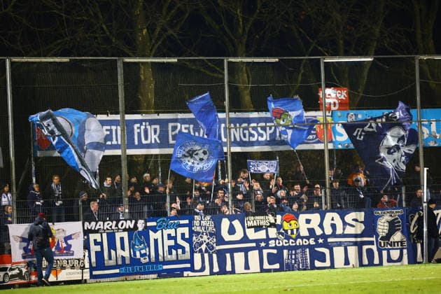 Fußball I Herren I Saison 2025 2026 I Regionalliga Nord I 13.Spieltag I FC St.Pauli II - VFB Oldenburg I 02.12.2025 Fans VFB Oldenburg ab der 12. Minute Norderstedt Edmund Plambeck Stadion Schleswig-Holstein Deutschland Copyright: xLobeca RalfxHomburgx