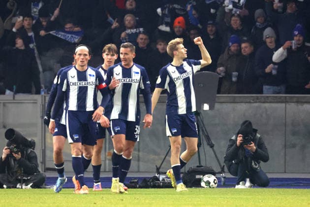 DEU, DFB-Pokal, Hertha BSC vs. 1.FC Kaiserslautern, 02.12.2025, Berliner Olympiastadion, Berlin, DEU, DFB-Pokal, Hertha BSC vs. 1.FC Kaiserslautern, im Bild 4:1 durch Luca Schuler (Hertha BSC Berlin 18), Hertha-Spielerkreis DFL - regulations prohibit any use of Photographs as image sequences and or quasi-video