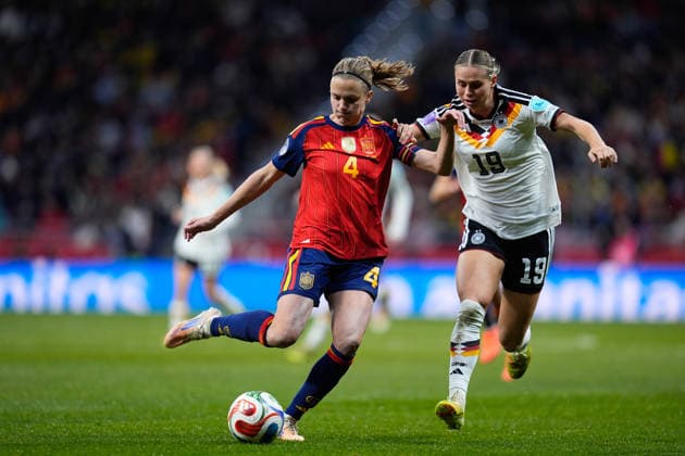 December 2, 2025, Madrid, Madrid, Spain: Irene Paredes of Spain and Klara Buhl of Germany compete for the ball during the UEFA Women s Nations League 2025 final second leg match between Spain and Germany at Riyadh Air Metropolitano stadium on December 02, 2025 in Madrid, Spain. Madrid Spain - ZUMAa181 20251202_zaa_a181_108 Copyright: xDennisxAgyemanx