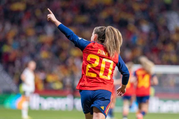 December 2, 2025, Madrid, Madrid, Spain: CLAUDIA PINA MEDINA of Spanish National celebrates first a goal during the second leg of the 2025 UEFA Women s Nations League final between the Spanish national team, Nationalteam and the German national team, held at the Riad Air Metropolitano on December 2, 2025, in Madrid, Spain. Madrid Spain - ZUMAc312 20251202_zsp_c312_048 Copyright: xOscarxManuelxSanchezx
