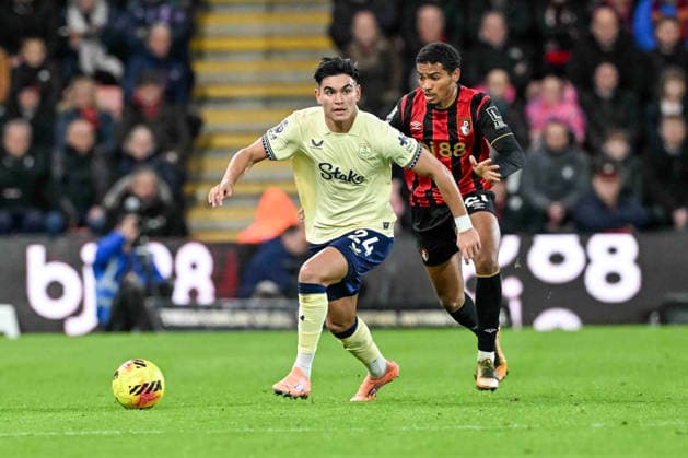 Bournemouth v Everton Premier League Carlos Alcaraz of Everton and Amine Adli of Bournemouth during the Premier League match at the Vitality Stadium, Bournemouth 02 12 2025 UK Newspapers OUT Copyright: xJeremyxLandeyx FIL-22585-0025