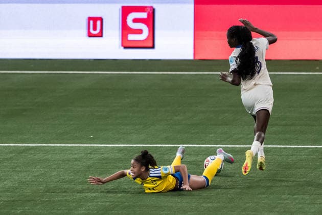 251202 Felicia Schröder of Sweden and Thiniba Samoura of France during the Women s Nations League bronze medal second leg match between Sweden and France on December 2, 2025 in Stockholm. Photo: Joel Marklund BILDBYRAN kod JM JM0754 bbeng fotboll football soccer fotball nations league uefa womens nations league bronsmatch bronze medal match dam sverige sweden frankrike france Copyright: JOELxMARKLUND BB251202JM031