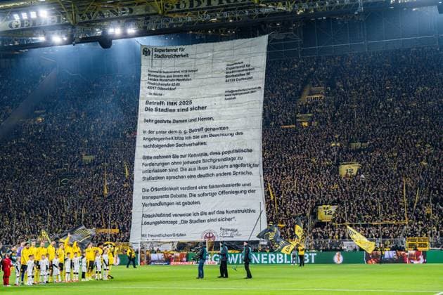 02.12.2025, Borussia Dortmund vs. Bayern 04 Leverkusen, DFB Pokal, Achtelfinale IMK 2025 Fanprotest Zuschauer Expertenrat Stadionsicherheit Wichtiger Hinweis: Gemaess den Vorgaben der DFL Deutsche Fussball Liga bzw. des DFB Deutscher Fussball-Bund ist es untersagt, in dem Stadion und oder vom Spiel angefertigte Fotoaufnahmen in Form von Sequenzbildern und oder videoaehnlichen Fotostrecken zu verwerten Copyright: xBahhoxKarax