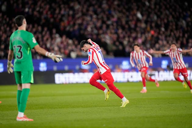 FC Barcelona, Barca v Atletico de Madrid - LaLiga EA Sports Alex Baena left winger of Atletico de Madrid and Spain celebrates after scoring his sides first goal during the La Liga EA Sports match between FC Barcelona and Atletico de Madrid at Spotify Camp Nou on December 2, 2025 in Barcelona, Spain. Barcelona Spain  Copyright: xJosexBretonx originalFilename:bretonhernandez-fcbarcel251202_npOTx.jpg
