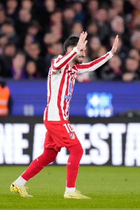 FC Barcelona, Barca v Atletico de Madrid - LaLiga EA Sports Alex Baena left winger of Atletico de Madrid and Spain celebrates after scoring his sides first goal during the La Liga EA Sports match between FC Barcelona and Atletico de Madrid at Spotify Camp Nou on December 2, 2025 in Barcelona, Spain. Barcelona Spain  Copyright: xJosexBretonx originalFilename:bretonhernandez-fcbarcel251202_nprg9.jpg
