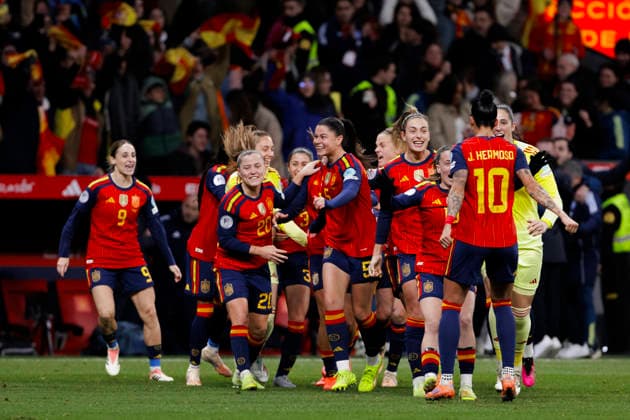 UEFA Women s Nations League final - Spain vs Germany MADRID,SPAIN - 2 December:Spanish players celebrate their UEFA Nations League title during the UEFA Women s Nations League final 2025 26 second leg match between Spain and Germany at Riyadh Air Metropolitano Stadium. (Photo by Guille Martinez f22photo) Madrid Riyadh Air Metropolitano Stadium Spain Copyright: xGuillermoxMartinezx