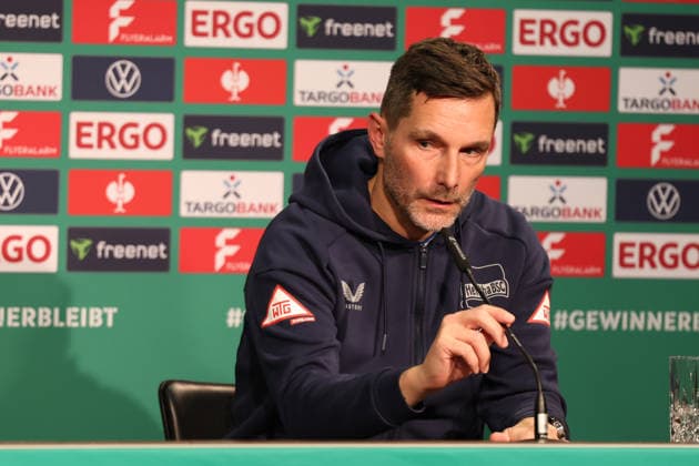 02.12.2025, xrekx, Fussball DFB Pokal 1 8 Finale, Hertha BSC Berlin - 1.FC Kaiserslautern v.l. Pressekonferenz Stefan Leitl Trainer (Hertha BSC) (DFL DFB REGULATIONS PROHIBIT ANY USE OF PHOTOGRAPHS as IMAGE SEQUENCES and or QUASI-VIDEO) Berlin