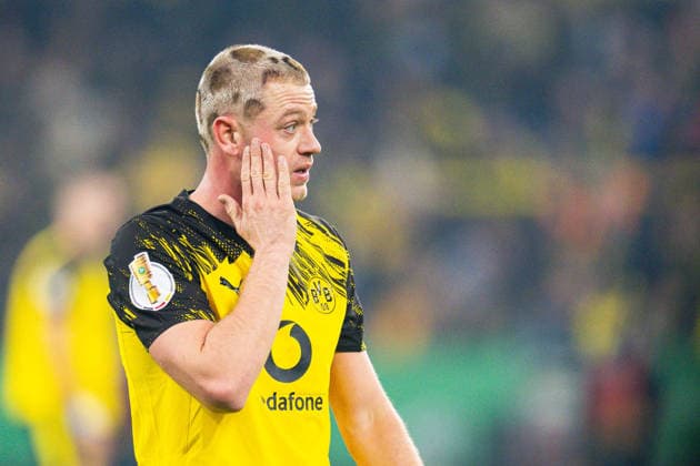 02.12.2025 - Fußball, 2025 2026, DFB-Pokal, Achtelfinale, Borussia Dortmund - Bayer 04 Leverkusen: Daniel Svensson (Dortmund) DFB REGULATIONS PROHIBIT ANY USE OF PHOTOGRAPHS AS IMAGE SEQUENCES AND OR QUASI-VIDEO.