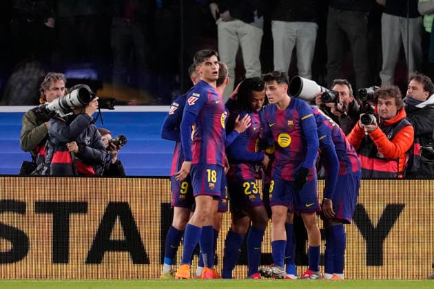 FC Barcelona, Barca v Atletico de Madrid - LaLiga EA Sports Raphinha right winger of Barcelona and Brazilcelebrates after scoring his sides first goal during the La Liga EA Sports match between FC Barcelona and Atletico de Madrid at Spotify Camp Nou on December 2, 2025 in Barcelona, Spain. Barcelona Spain  Copyright: xJosexBretonx originalFilename:bretonhernandez-fcbarcel251202_npzTc.jpg