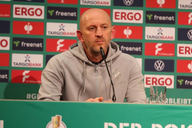 02.12.2025, xrekx, Fussball DFB Pokal 1 8 Finale, Hertha BSC Berlin - 1.FC Kaiserslautern v.l. Pressekonferenz Torsten Lieberknecht Trainer (1.FC Kaiserslautern) (DFL DFB REGULATIONS PROHIBIT ANY USE OF PHOTOGRAPHS as IMAGE SEQUENCES and or QUASI-VIDEO) Berlin