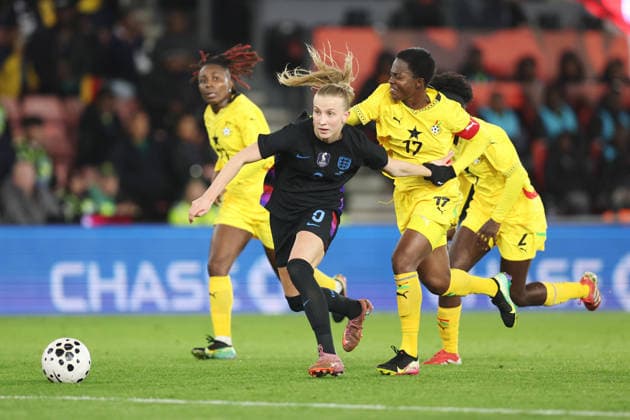 England v Ghana Women 02 December 2025, Southampton - International Football Friendly - England v Ghana Women - Aggie Beever-Jones of England battles with Portia Boakye of Ghana - Photo: Charlotte Wilson Offside. Southampton UK Copyright: xCharlottexWilsonx xOffsidexOffside