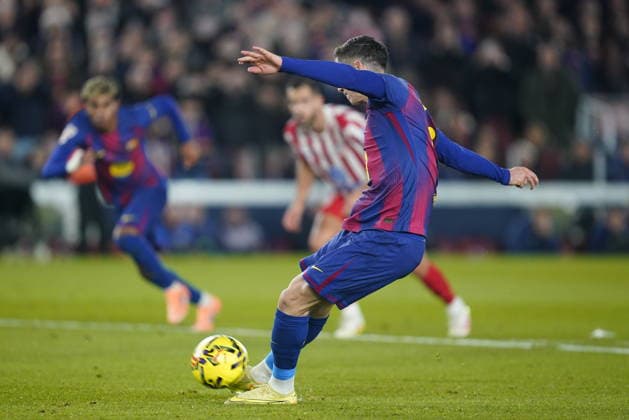 during the La Liga EA Sports match between FC Barcelona, Barca and Atletico de Madrid played at Spotify Camp Nou Stadium on December 2 2025 in Barcelona, Spain. (Photo by Sergio Ruiz Imago) Copyright: xSergioxRuizx xImagox