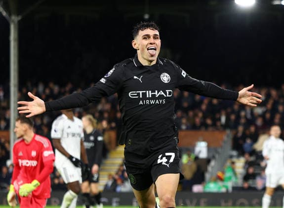 London, England, 2nd December 2025. Phil Foden of Manchester City celebrates scoring the fourth goal during the Fulham vs Manchester City Premier League match at Craven Cottage, London. Picture credit should read: Paul Terry Sportimage EDITORIAL USE ONLY. No use with unauthorised audio, video, data, fixture lists, club league logos or live services. Online in-match use limited to 120 images, no video emulation. No use in betting, games or single club league player publications. SPI_047_PT_Fulham_Man_City SPI-4339-0045