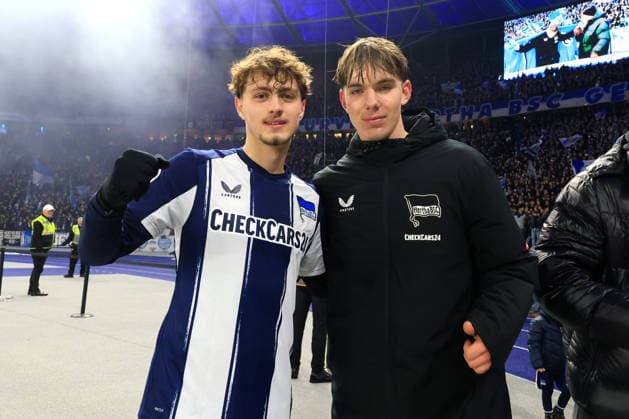 DEU, DFB-Pokal, Hertha BSC vs. 1.FC Kaiserslautern, 02.12.2025, Berliner Olympiastadion, Berlin, DEU, DFB-Pokal, Hertha BSC vs. 1.FC Kaiserslautern, im Bild Maurice Krattenmacher (Hertha BSC Berlin 14), Kennet Eichhorn (Hertha BSC Berlin 23) DFL - regulations prohibit any use of Photographs as image sequences and or quasi-video