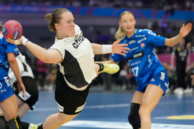 Lisa Antl (Germany) controls the ball during the 27th IHF Women s Handball World Championship, WM, Weltmeisterschaft - Main Round match between Germany and Faroe Islands at Westfalenhalle on December 2, 2025 in Dortmund, Germany. (Photo by Alex Gottschalk DeFodi Images)
