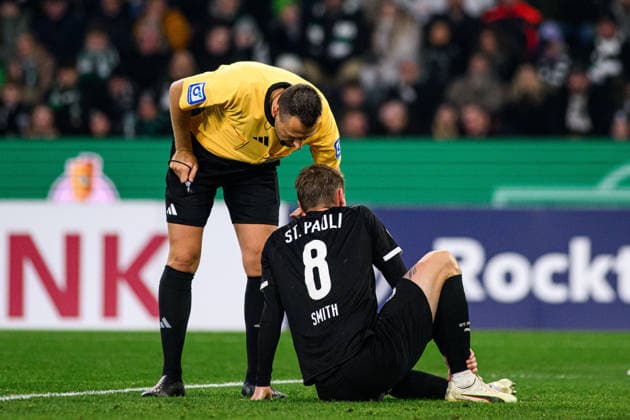 MOENCHENGLADBACH, GERMANY - 2 DECEMBER, 2025: Sven Jablonski, Eric Smith - The DFB Pokal, German Cup, match Borussia vs St.Pauli at Borussia Park.  Copyright: xVitaliixKliuievx