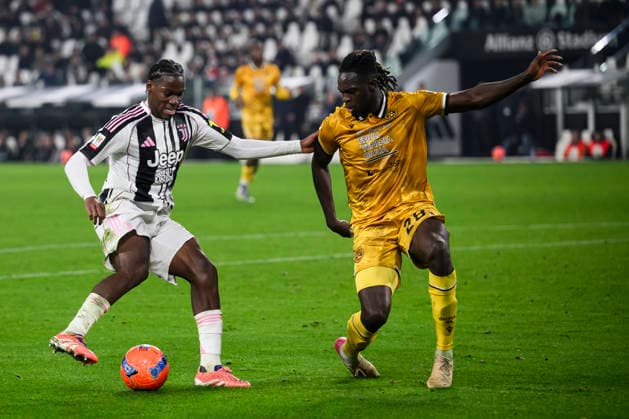 Juventus FC v Udinese Calcio - Coppa Italia Jonathan David of Juventus FC competes for the ball with Oumar Solet of Udinese Calcio during the Coppa Italia football match between Juventus FC and Udinese Calcio. Turin Italy Copyright: xNicolòxCampox