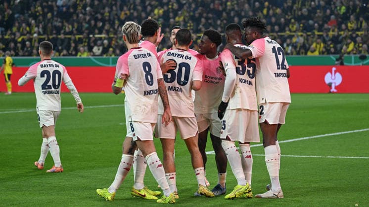 02.12.2025, xjhx, Fussball DFB Pokal Achtelfinale, Borussia Dortmund - Bayer 04 Leverkusen emspor, v.l. Ibrahim Maza (Leverkusen, 30) Jubel, Torjubel, jubelt ueber das Tor, celebrate the goal, celebration (DFL DFB REGULATIONS PROHIBIT ANY USE OF PHOTOGRAPHS as IMAGE SEQUENCES and or QUASI-VIDEO) Dortmund