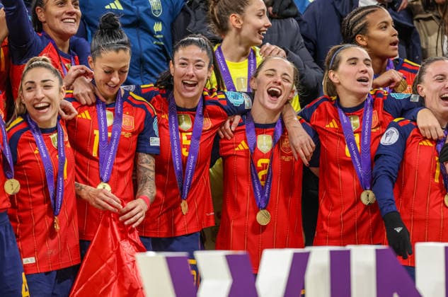 ESP, Madrid, Spanien vs Deutschland, Länderspiel, Fussball, UEFA, Spielzeit 2025 2026, Womens Nations League, Riyadh Air Metropolitano, Finale im Bild: Spanien gewinnt mit 3:0 nach Toren gegen Deutschland, Jubel und Freude bei Espana DFB DFL REGULATIONS PROHIBIT ANY USE OF PHOTOGRAPHS AS IMAGE SEQUENCES AND OR QUASI-VIDEO, 02.12.2025 Copyright: HMBxMedia HendrikxHamelau