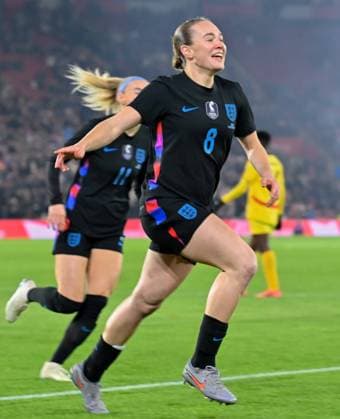 England Women v Ghana Women International Friendly, Länderspiel, Nationalmannschaft Lucia Kendall of England Women celebrates after scoring her sides first goal against Ghana Women during the International Friendly match at the St Mary s Stadium, Southampton 02 12 2025 UK Newspapers OUT Copyright: xPaulxBlakex FIL-22586-0041