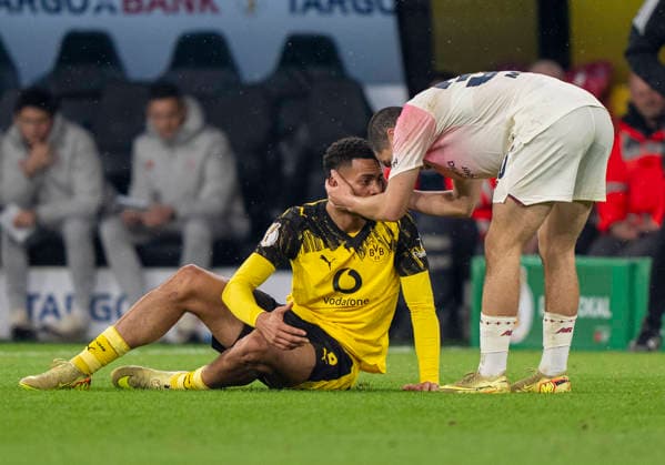Felix NMECHA (Borussia Dortmund, 8) and Ibrahim MAZA (Bayer 04 Leverkusen, 30) Borussia Dortmund - Bayer Leverkusen, DFB Pokal Achtelfinale (Round of 16) in Dortmund, Signal Iduna Park DFL regulations prohibit any use of photographs as image sequences and or quasi-video. Copyright: HMBxMedia xMarcoxBader