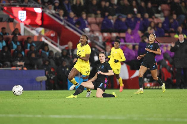 England v Ghana Women 02 December 2025, Southampton - International Football Friendly - England v Ghana Women - Lotte Wubben-Moy of England battles with Abigail Kofi Kim of Ghana - Photo: Charlotte Wilson Offside. Southampton UK Copyright: xCharlottexWilsonx xOffsidexOffside