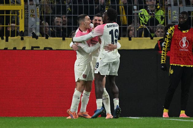 02.12.2025, xjhx, Fussball DFB Pokal Achtelfinale, Borussia Dortmund - Bayer 04 Leverkusen emspor, v.l. Martin Terrier (Leverkusen, 11) Jubel, Torjubel, jubelt ueber das Tor, celebrate the goal, celebration (DFL DFB REGULATIONS PROHIBIT ANY USE OF PHOTOGRAPHS as IMAGE SEQUENCES and or QUASI-VIDEO) Dortmund