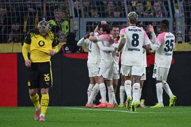 02.12.2025, xjhx, Fussball DFB Pokal Achtelfinale, Borussia Dortmund - Bayer 04 Leverkusen emspor, v.l. Martin Terrier (Leverkusen, 11) Jubel, Torjubel, jubelt ueber das Tor, celebrate the goal, celebration (DFL DFB REGULATIONS PROHIBIT ANY USE OF PHOTOGRAPHS as IMAGE SEQUENCES and or QUASI-VIDEO) Dortmund