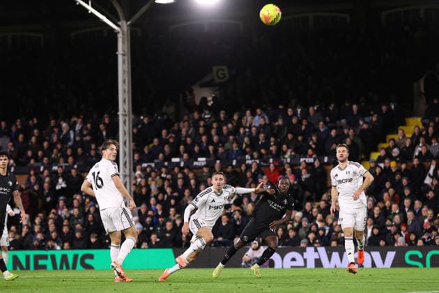 Fulham v Manchester City 02 December 2025, London - Premier League Football - Fulham v Manchester City - Jeremy Doku of Manchester City shoots to score their fifth goal which is given as a Sander Berge of Fulham own goal - Photo: Jacques Feeney Offside. London UK Copyright: xJacquesxFeeneyx xOffsidexOffside