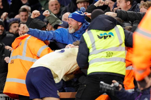 2nd December 2025, Bournemouth, Dorset, England; Premier League Football, AFC Bournemouth versus Everton; Jack Grealish of Everton celebrates with the fans after scoring to make it 1-0 in the 78th minute  HongboxChen