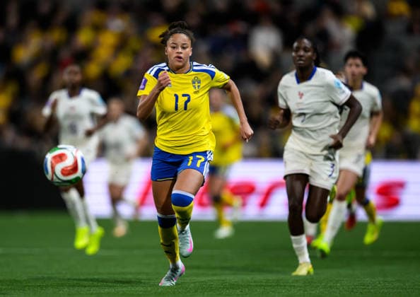251202 Felicia Schröder of Sweden during the Women s Nations League bronze medal second leg match between Sweden and France on December 2, 2025 in Stockholm. Photo: Simon Hastegard BILDBYRAN kod SH JM0754 bbeng fotboll football soccer fotball nations league uefa womens nations league bronsmatch bronze medal match dam sverige sweden frankrike france Copyright: SIMONxHASTEGARD BB251202SH099