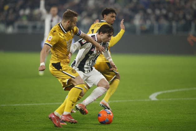 CALCIO - Coppa Italia - Juventus FC vs Udinese Calcio Fabio Miretti of Juventus FC and Sandi Lovric of Udinese Calcio during the Coppa Itallia, 2025 26 season, football match between Juventus FC and Udinese Calcio on 02 Dicember 2025, at Allianz Stadium, Turin, taly. Photo Nderim KACELI Turin Italy  Copyright: xIPAxSport ABACAx