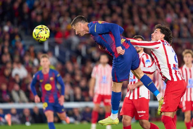 FC Barcelona, Barca v Atletico de Madrid - LaLiga EA Sports BARCELONA, SPAIN - DECEMBER 02: Robert Lewandowski of FC Barcelona shooting to goal during the LaLiga EA Sports match between FC Barcelona and Atletico de Madrid at Spotify Camp Nou on December 02, 2025 in Barcelona, Spain. (Photo by Gerard Franco Photo Players Images Magara Press) Barcelona Spotify Camp Nou Stadium Spain Copyright: xGerardxFrancox