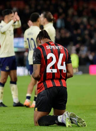 2nd December 2025, Bournemouth, Dorset, England; Premier League Football, AFC Bournemouth versus Everton; Antoine Semenyo of Bournemouth prays at game end  HongboxChen
